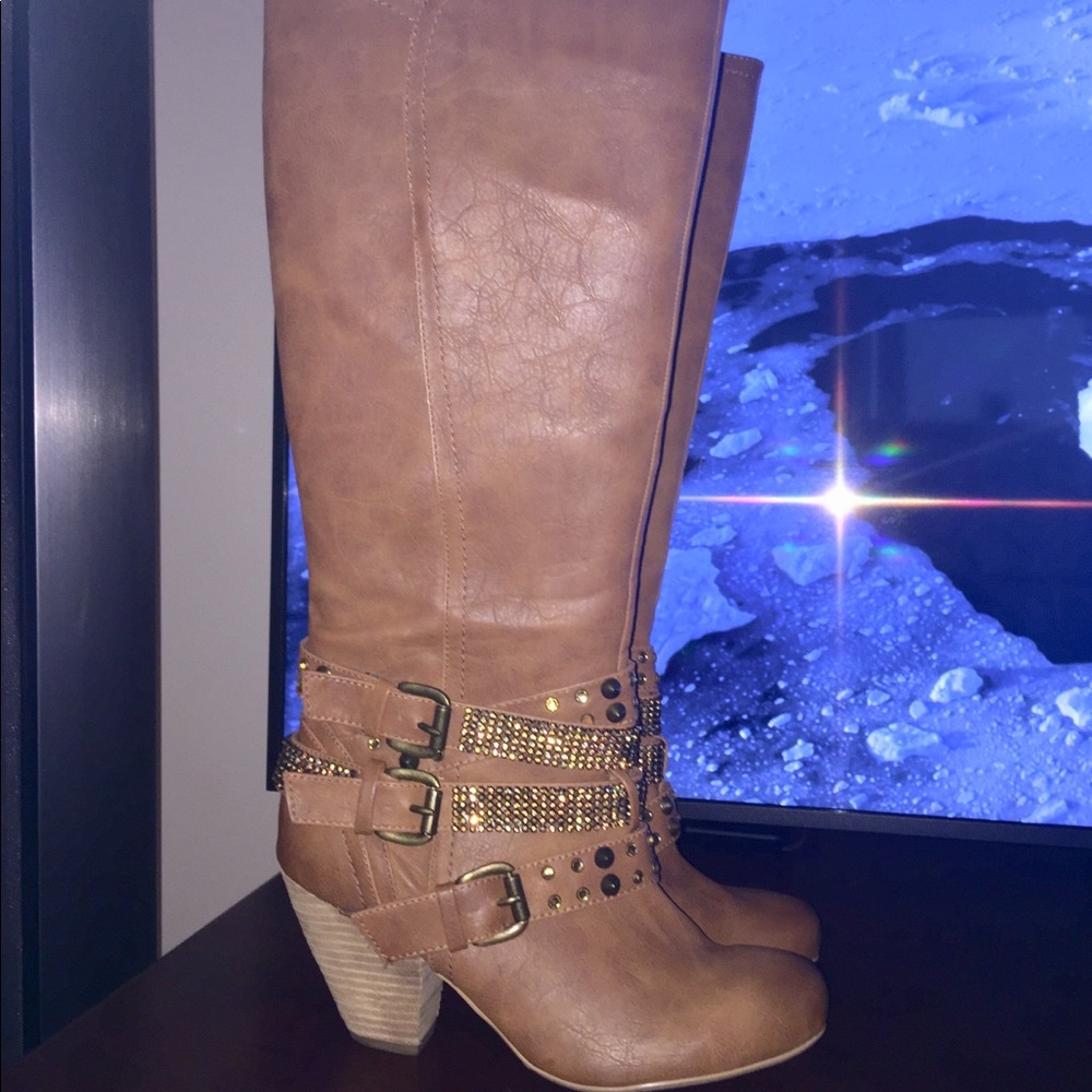 NEW ~ NEVER WORN ~ Not Rated Jeweled Boots